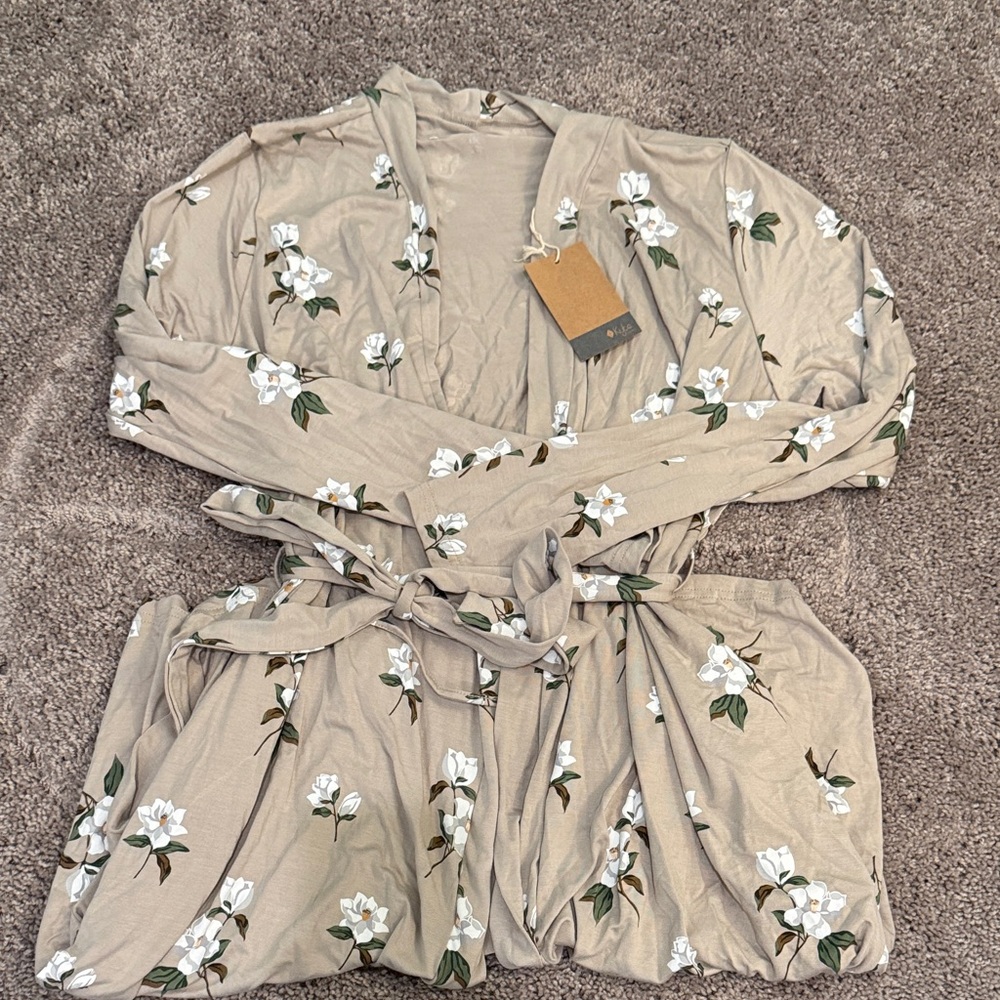 NWT Kyte Baby Khaki Magnolia Robe